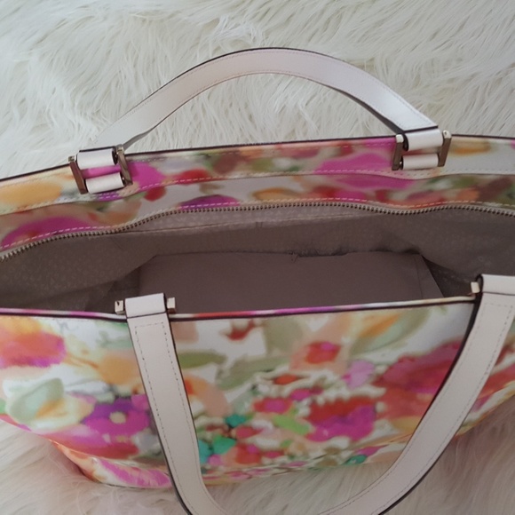 “Sold” Kate Spade Floral Tote Bag - Picture 2 of 8